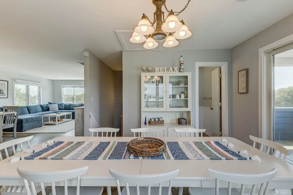 Top-Level Dining Room with Table (seats 8)