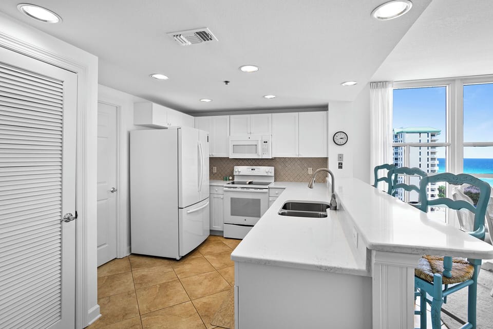 23-Sterling-Shores-1001-Kitchen