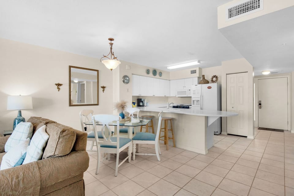Dining table and eat-in bar seating