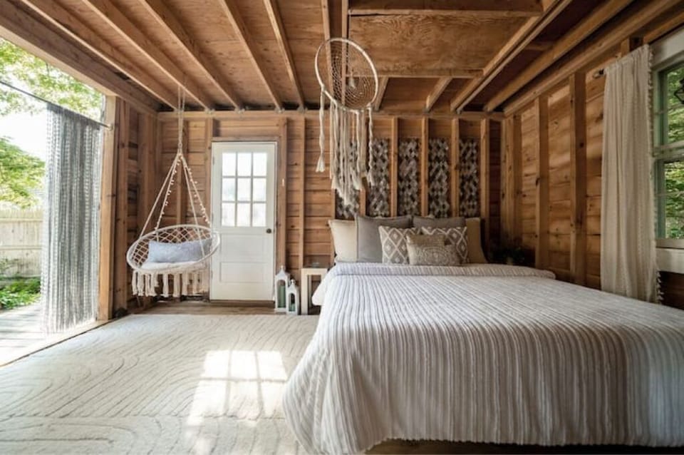 Off-Grid Outdoor Chalet For Breezy Nights Amongst Nature's Splendor