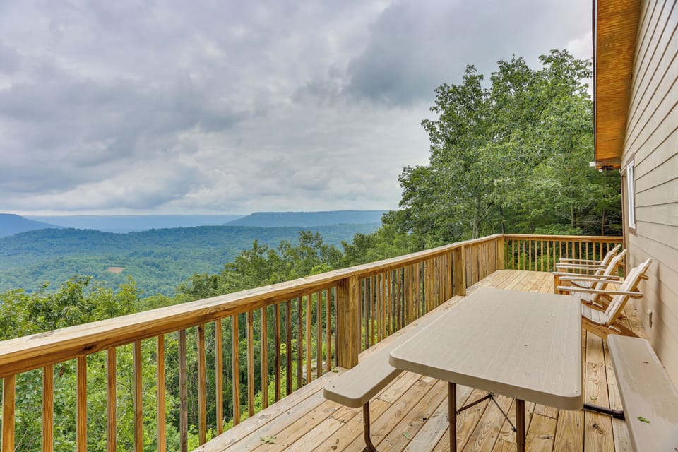 Flat Rock Vacation Rental | 2BR | 1BA | Stairs Required | 780 Sq Ft