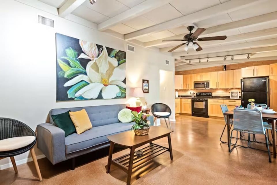 Unit B - Tastefully furnished