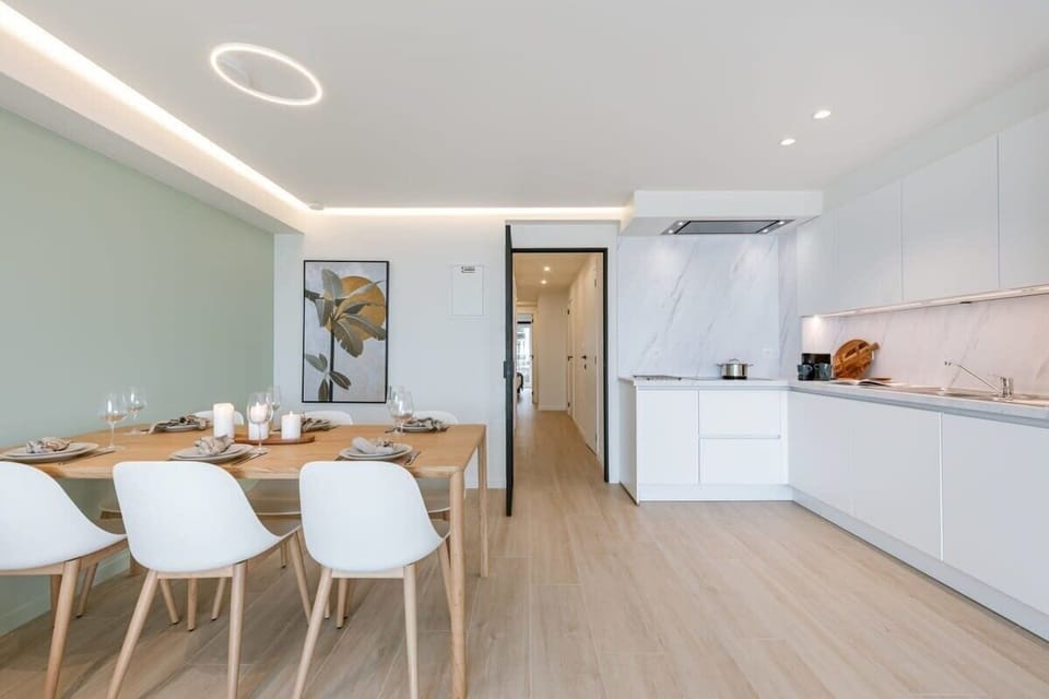 Pleasant dining area up to 6 people