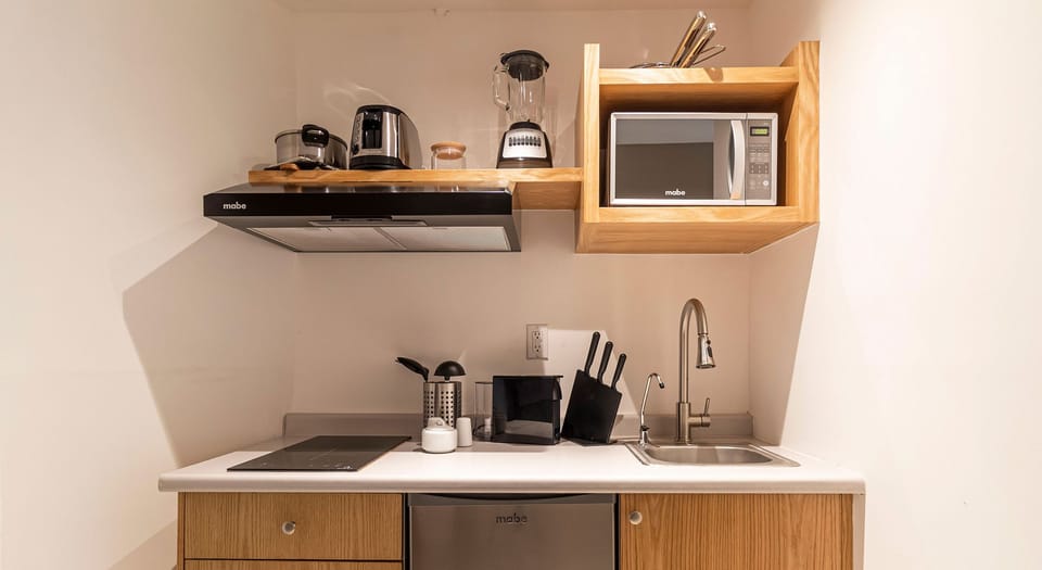 El mobiliario, la decoración y los servicios pueden variar ligeramente