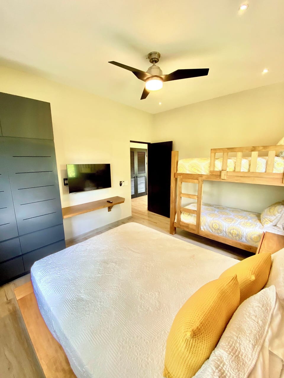 Sunshine Suite sleeps 4