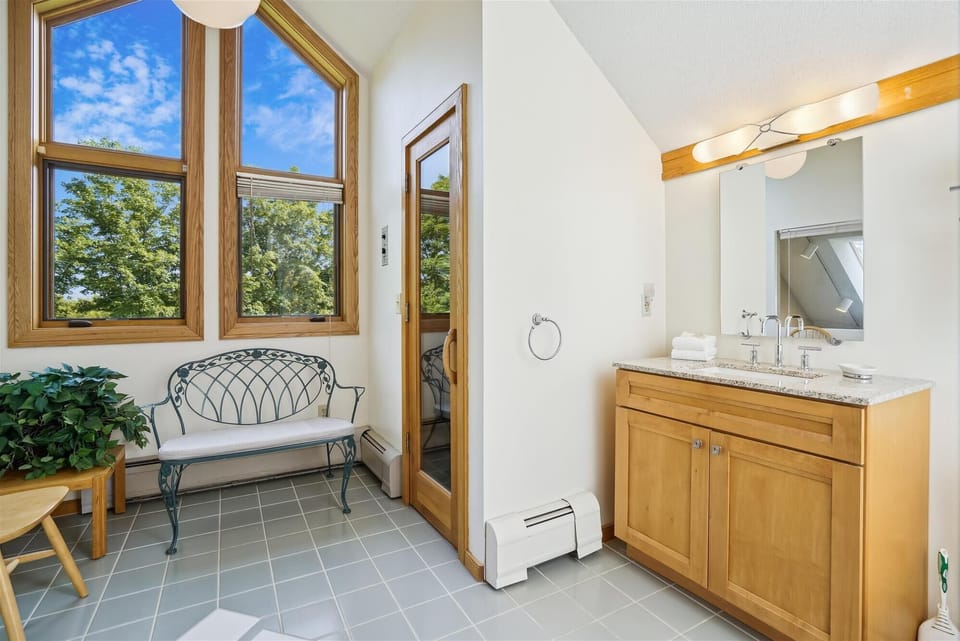 Full bathroom with Sauna