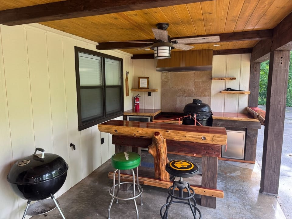 Bar and space for grilling
