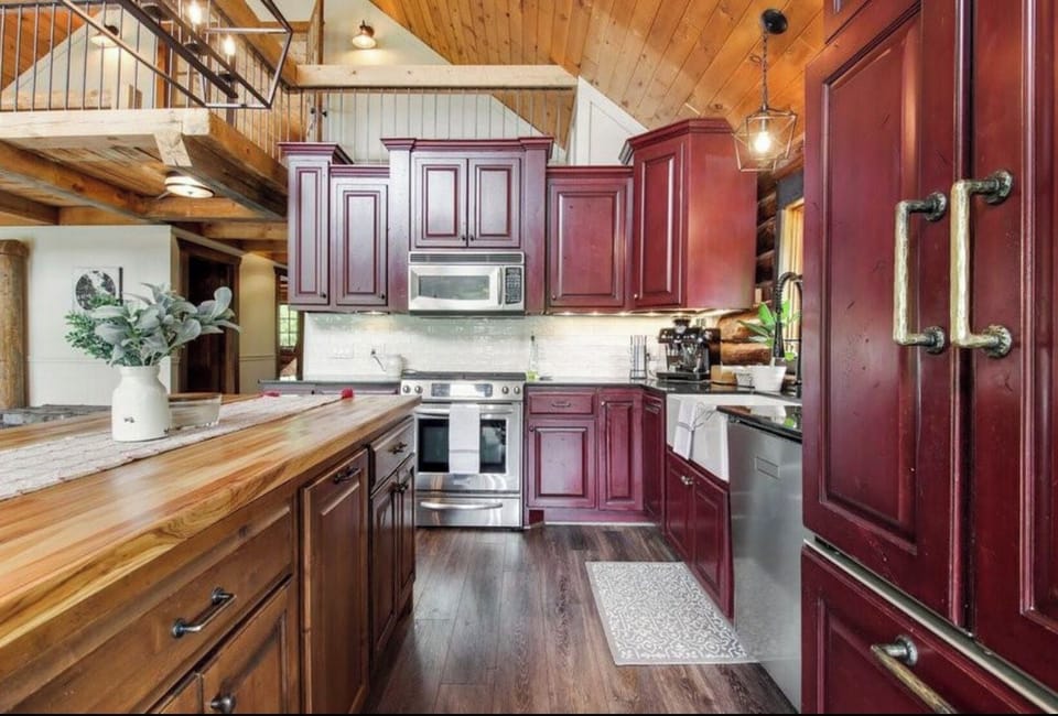 All Stainless steel appliances, and dishwasher
