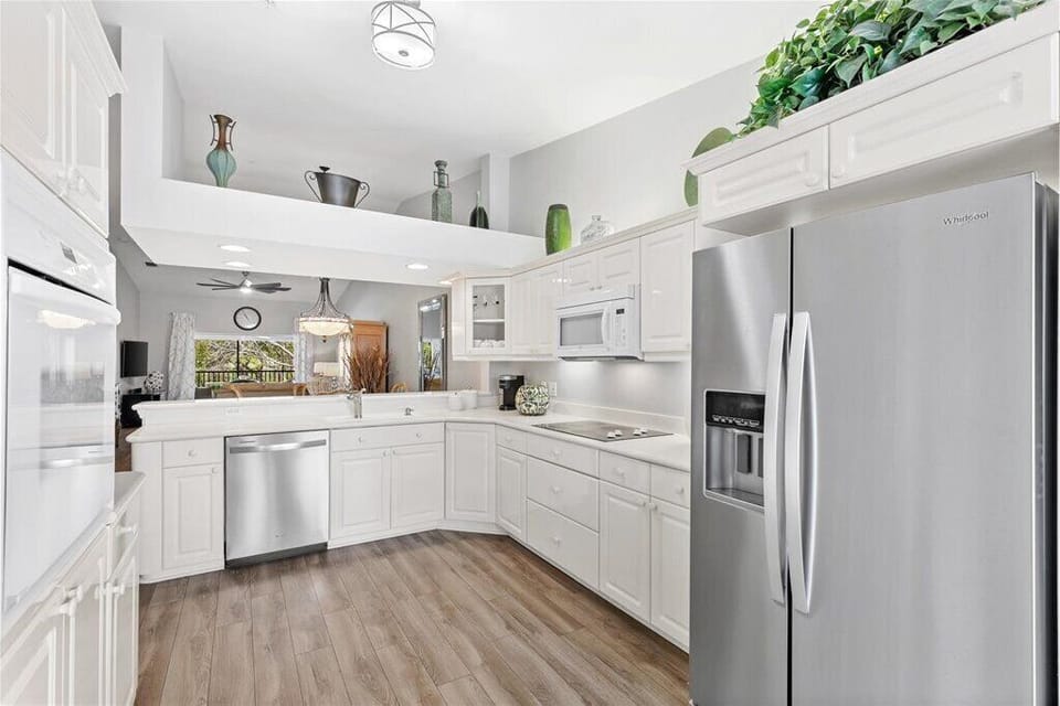 Full kitchen