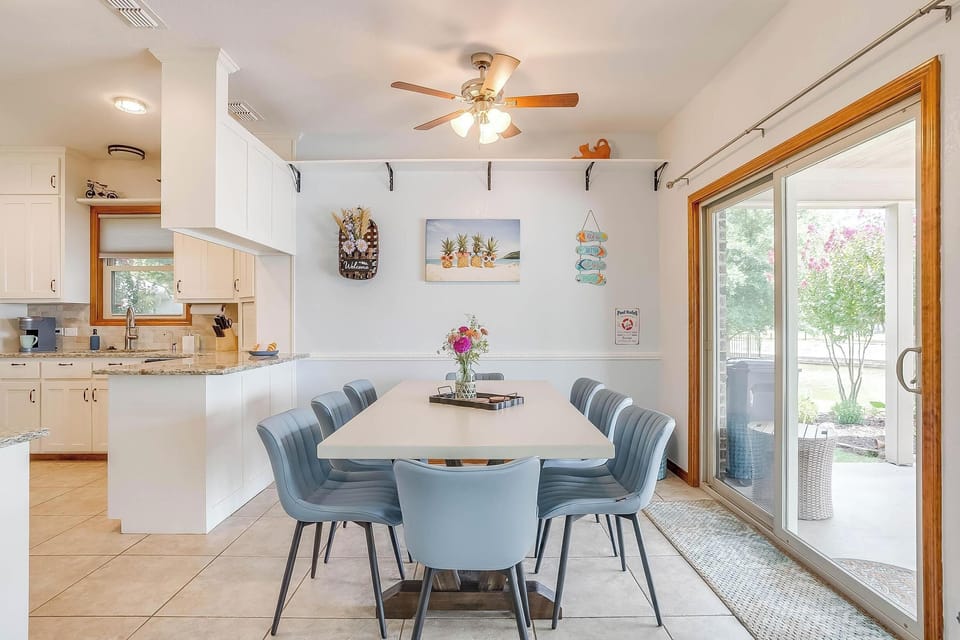 Intimate gatherings and delicious feasts, just steps away from the kitchen.