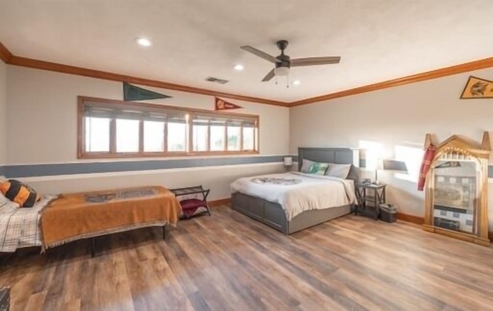 Upper level Harry Potter bedroom