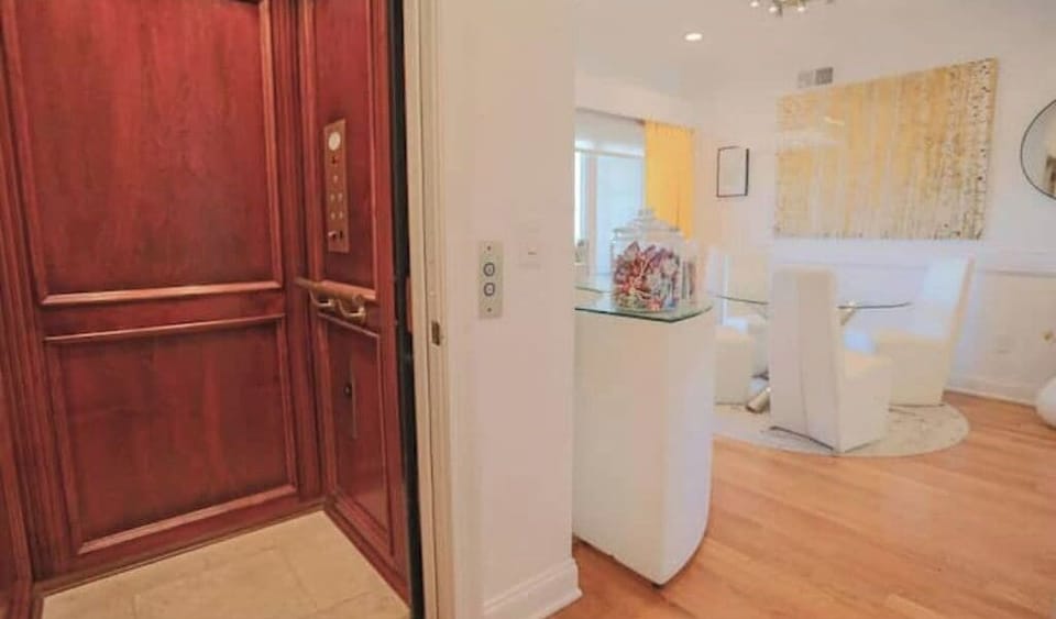 Private elevator
