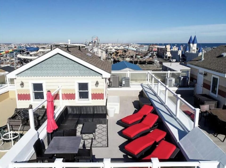 Rooftop deck
