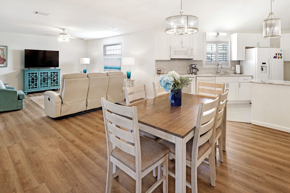 Top floor living and dining
