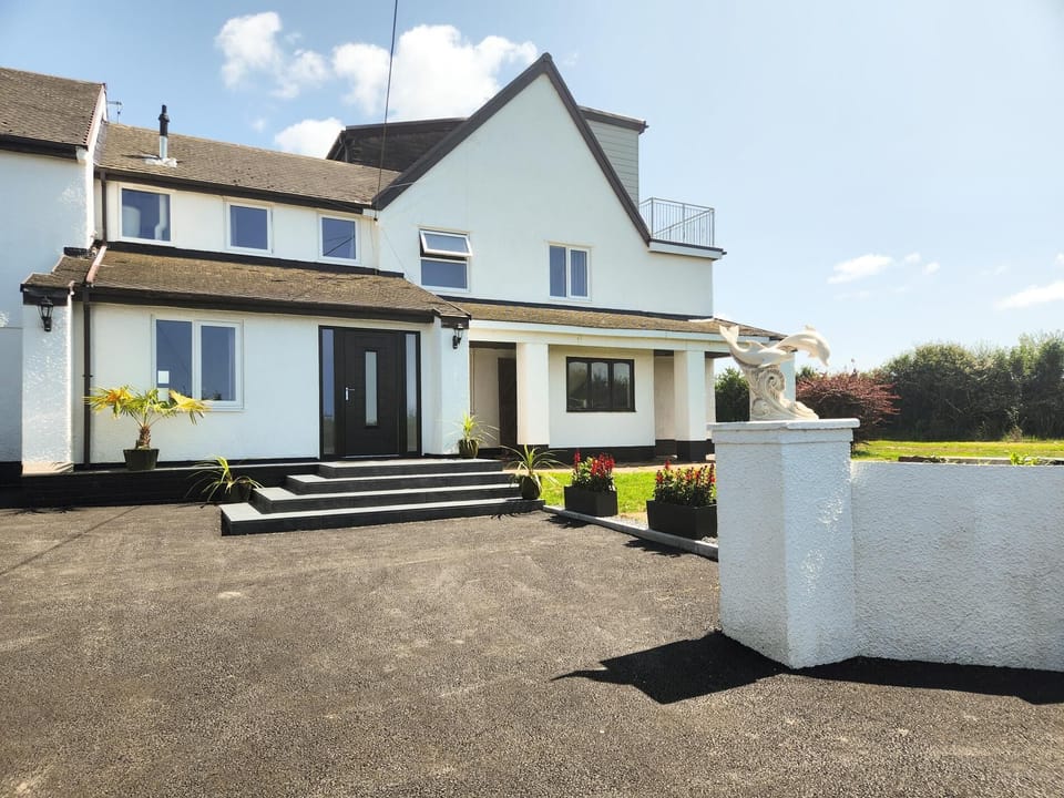 Bay View - 1 Bed Suite - Ocean Breeze - Port Eynon (3483)
