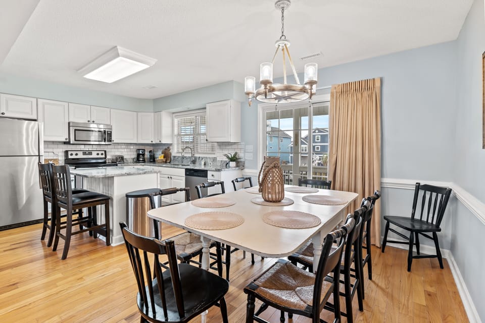 New granite counter tops and stainless steel appliances