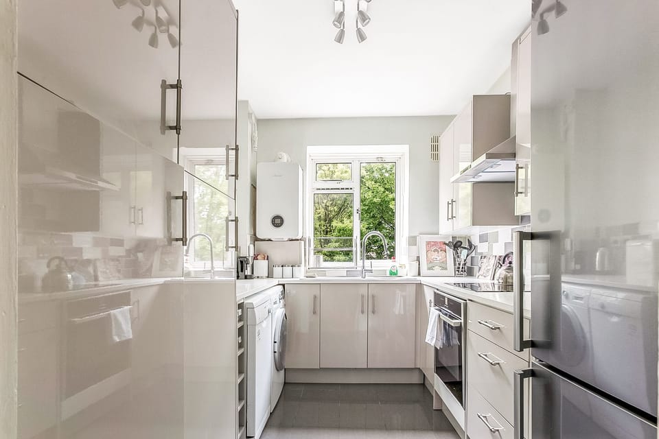 Separate fully equipped kitchen - for those with culinary inclinations