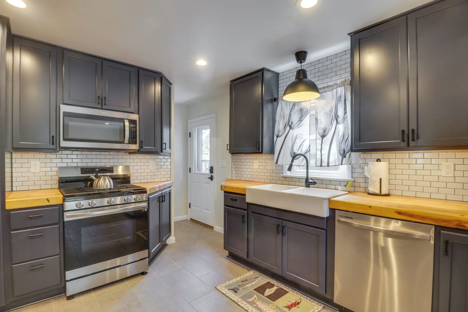 Charlottesville Vacation Rental | 1,400 Sq Ft | 4BR | 3BA | 2 Steps to Enter