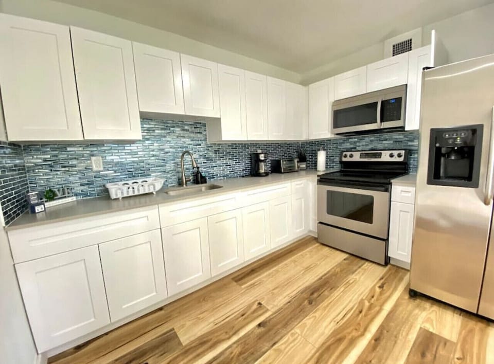 Full Kitchen to prepare meals