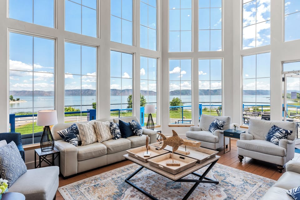 Sunrise Resort's Great Room living area