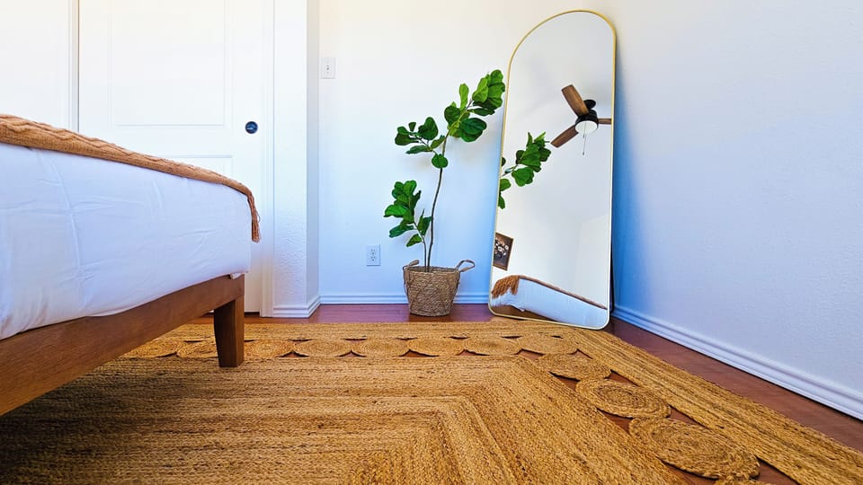 Bedroom 1: Queen