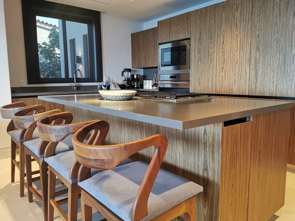 Kitchen with top notch appliances