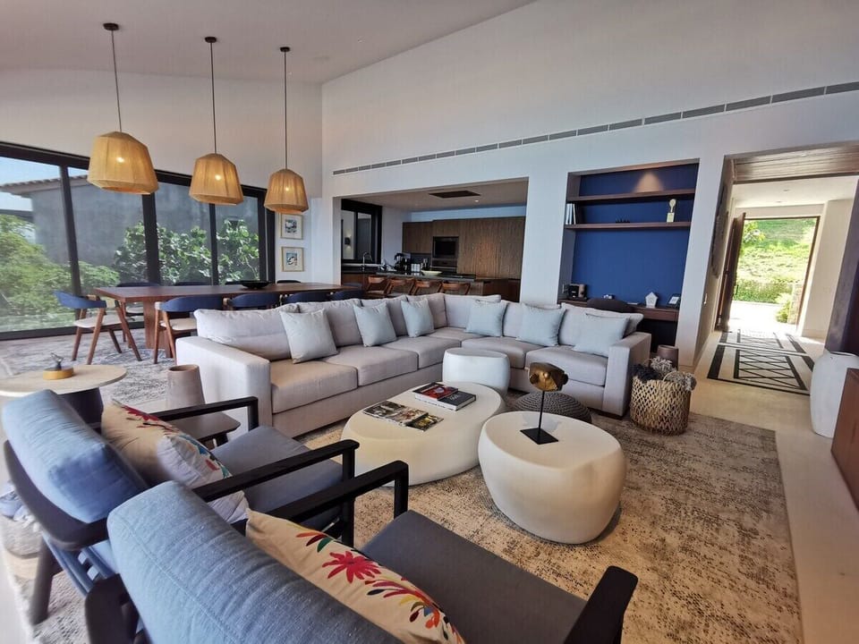 Indoor (AC) Living Room