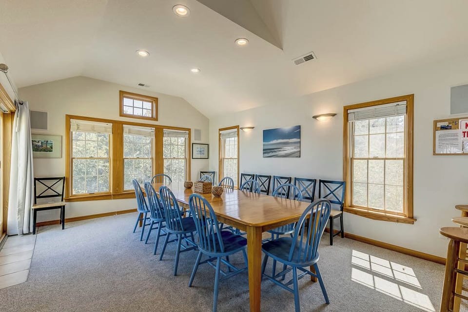Top-Level Dining Room with Table (seats 10)