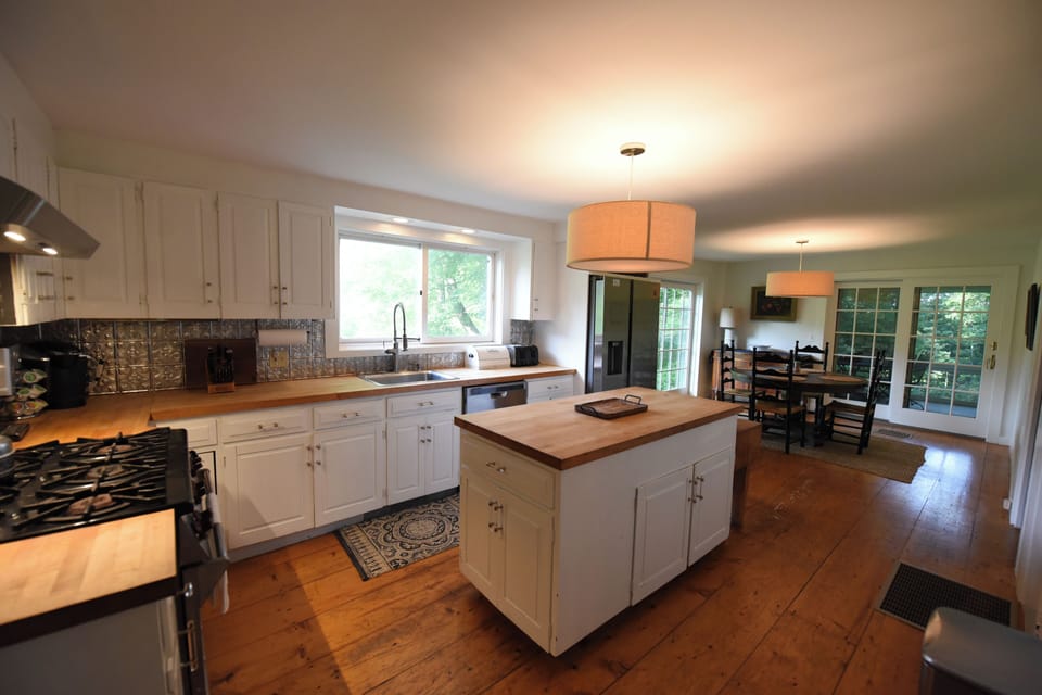Gourmet kitchen