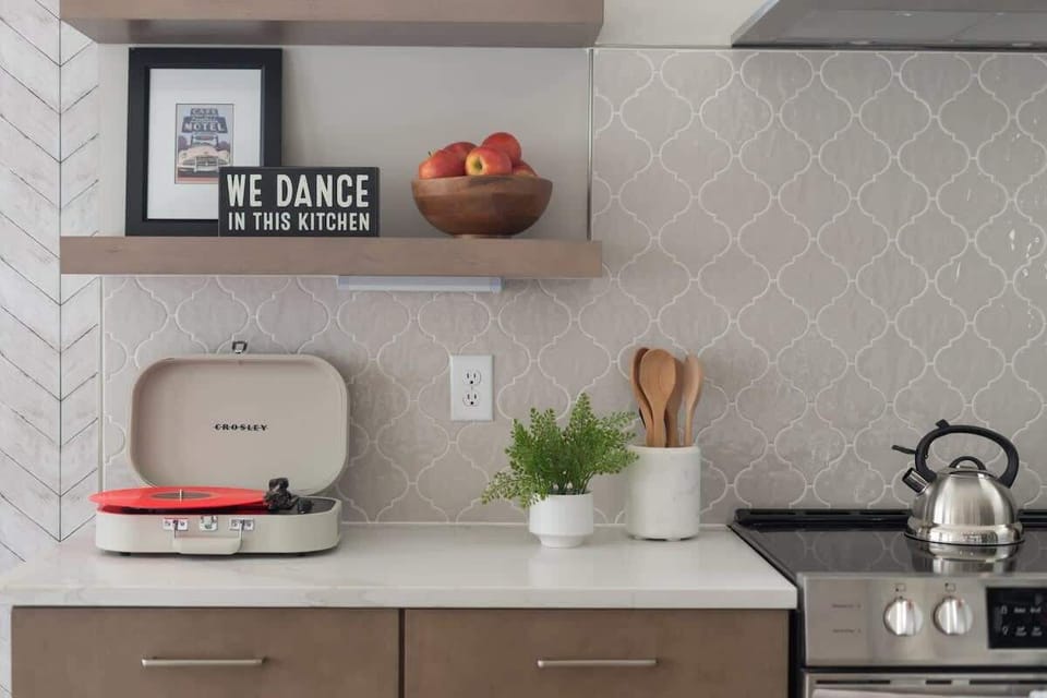 Well-Equipped Kitchen Perfect for Home-Cooked Meals
