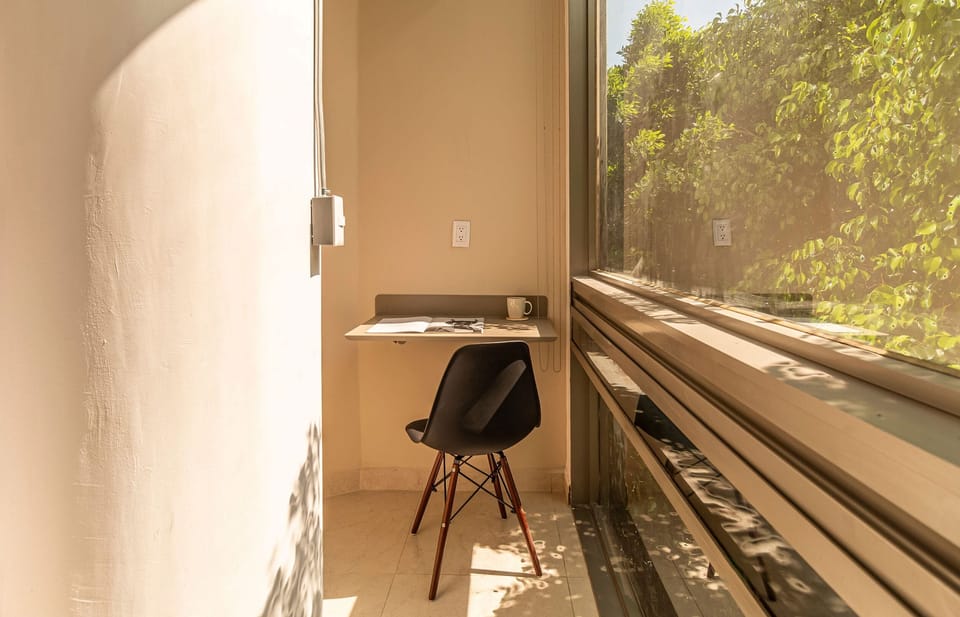 El mobiliario, la decoración y los servicios pueden variar ligeramente