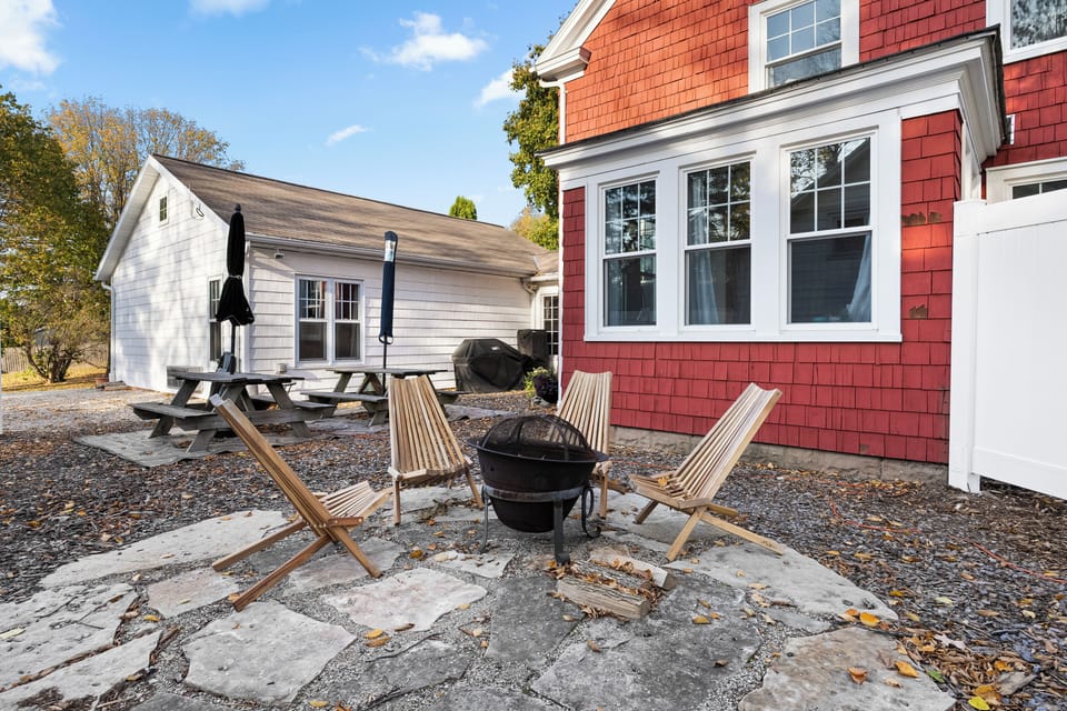 Fire pit with four chairs!