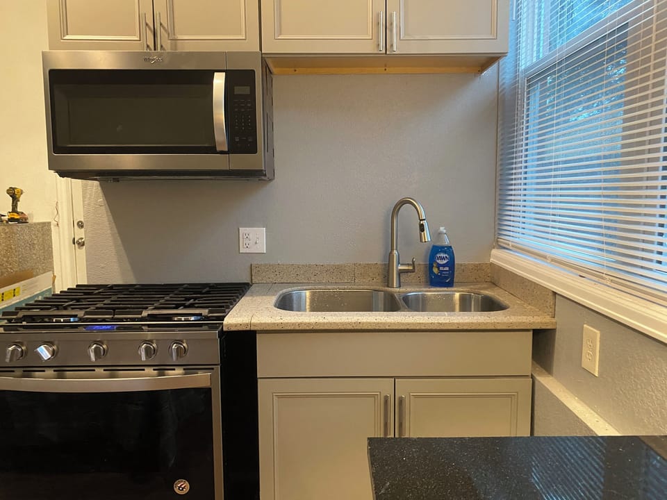 Kitchen area (2)