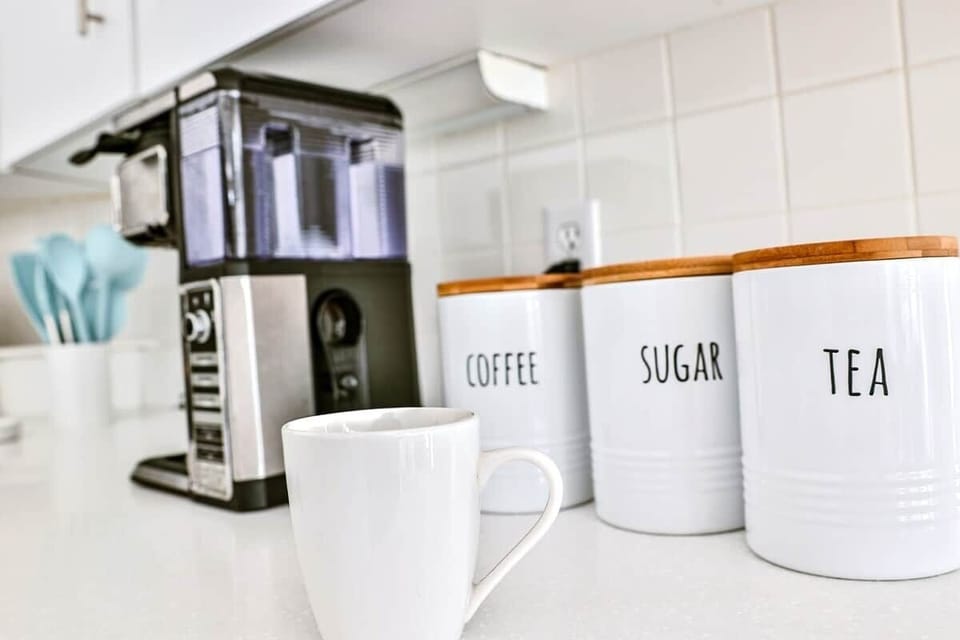 Full kitchen? CHECKED! 
Coffee, Tea, and Sugar? CHECKED!