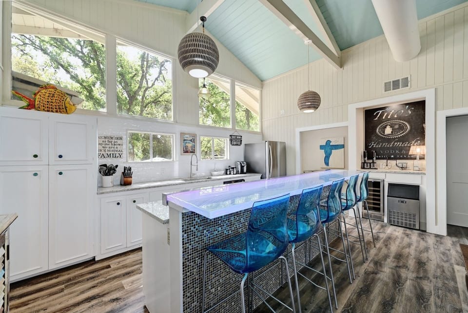 f3ef842c-a127-4c56-a098-8ce977f54771