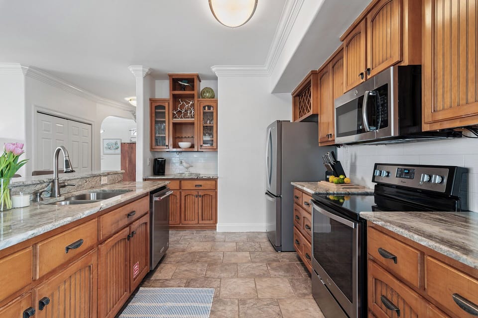 A Villa Lago Kitchen Alt
