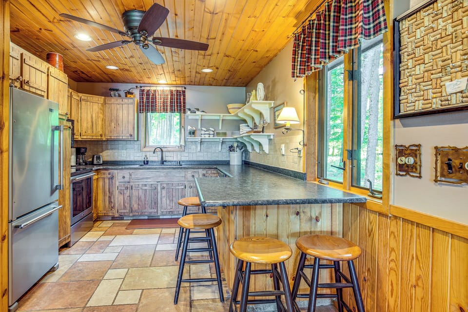 Kitchen | 1st Floor | Dishwasher | Coffee Maker | Toaster | Cooking Basics