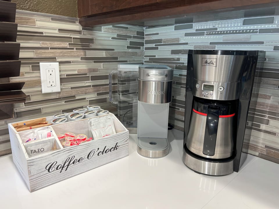 Traditional Drip Style Coffee Maker, Keurig  Coffee Maker,Starter Pack of Coffee