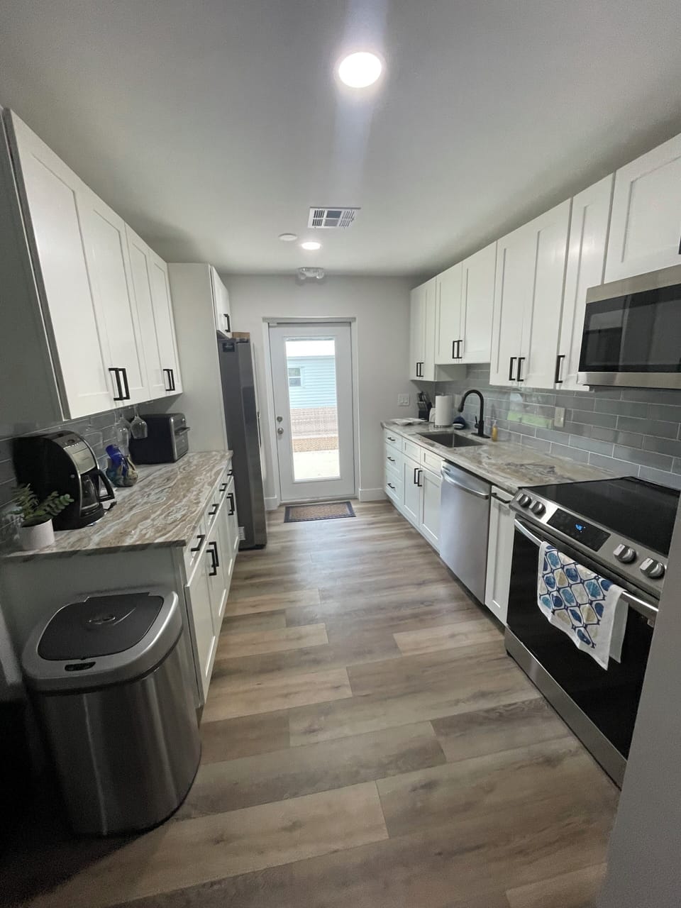 Kitchen, Stove, Cook top, Microwave, Air fryer, Coffee maker with bean grinder