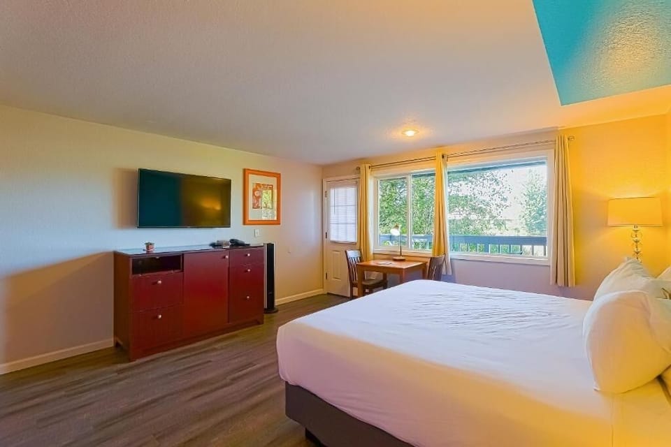 Unit with King Bed