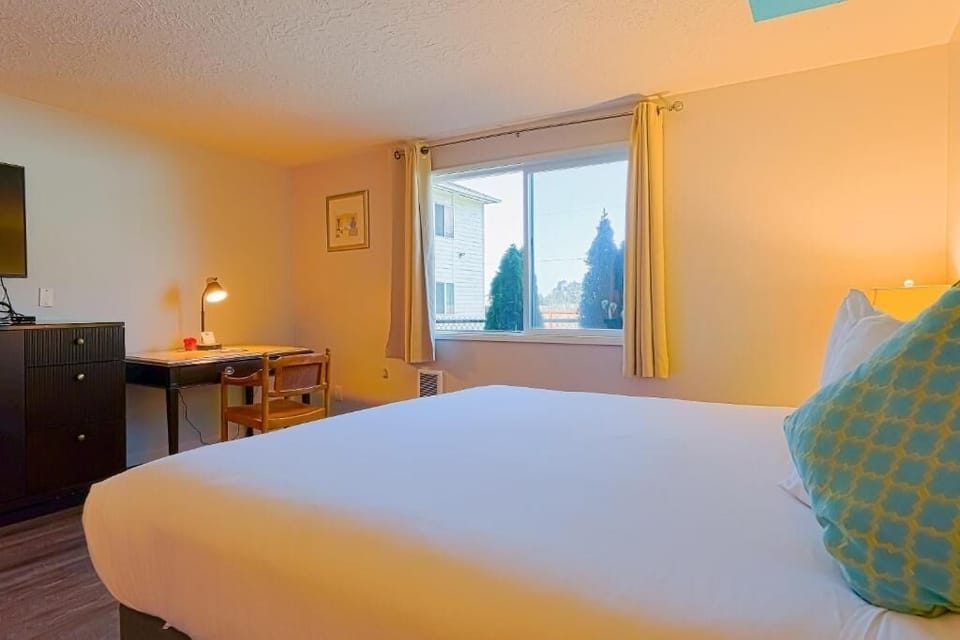 Unit with King Bed
