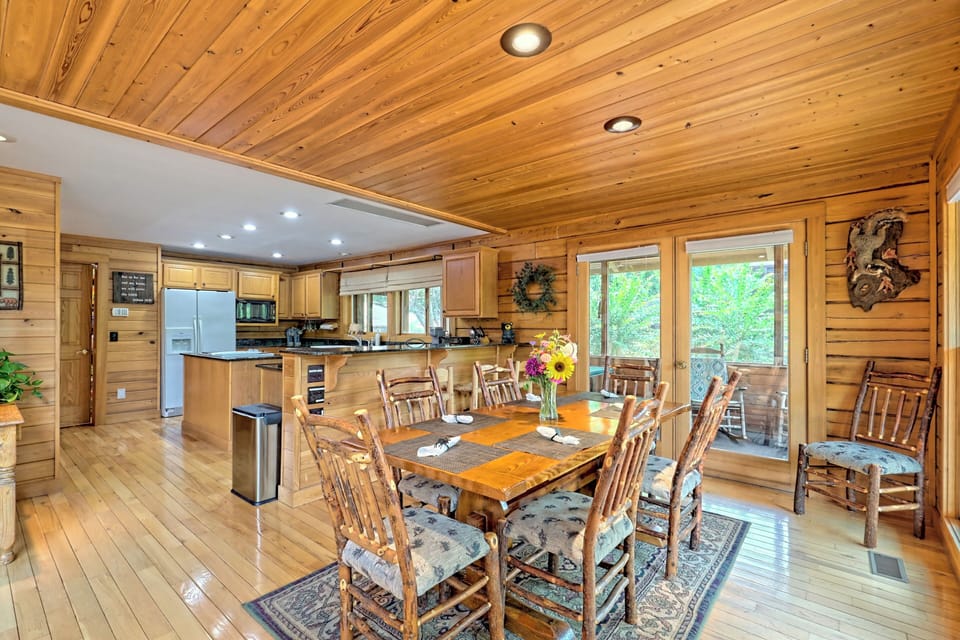 Main Floor dinning room and kitchen