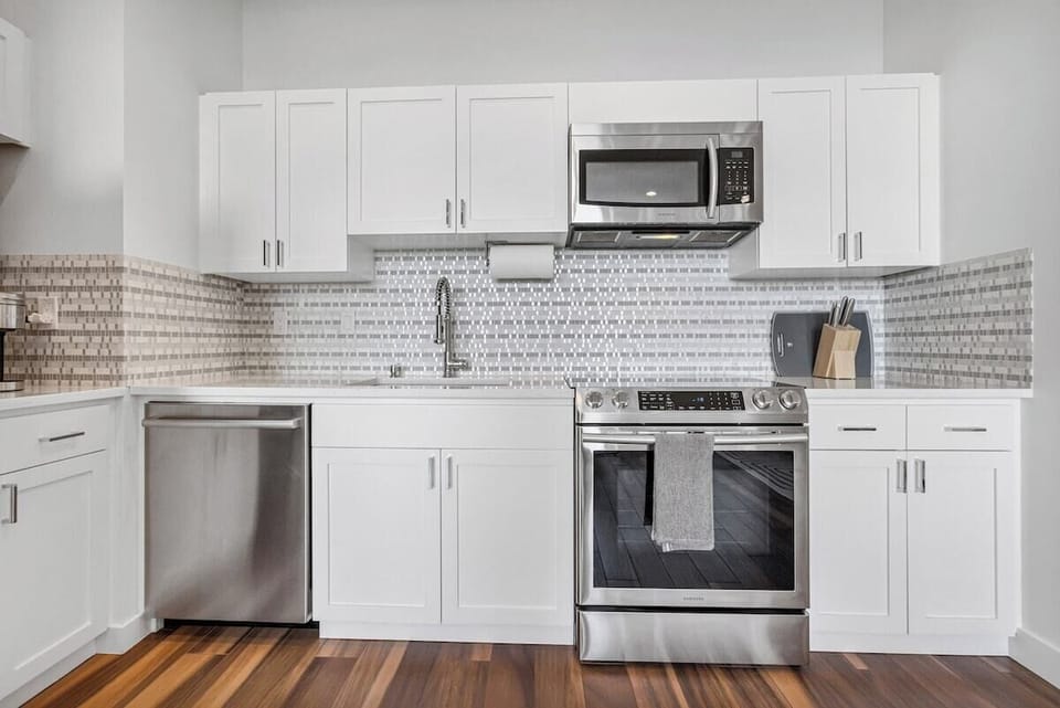 Full kitchen