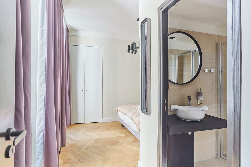 3 bedrooms, iron/ironing board, travel crib, free WiFi