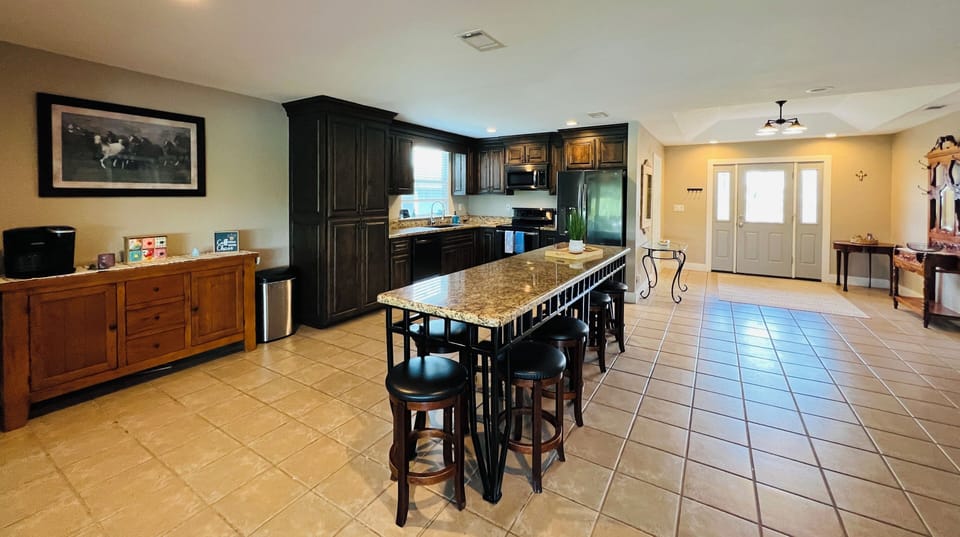 Casita #1 Kitchen & Dining with Coffee/Tea bar