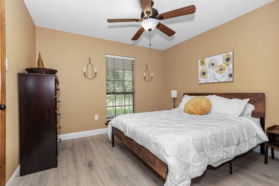 9 bedrooms, desk, iron/ironing board, free WiFi