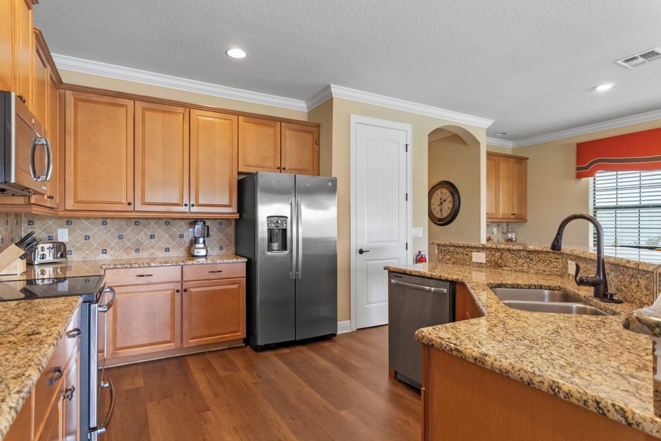 Fully Stocked Kitchen
