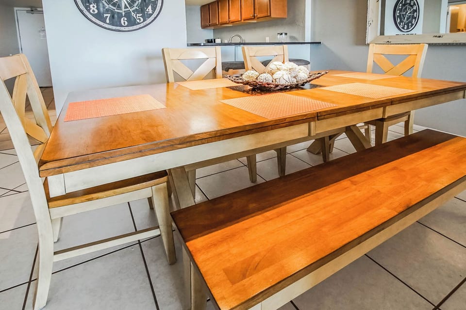 Dining Room seating for 6, and 2 bar stools