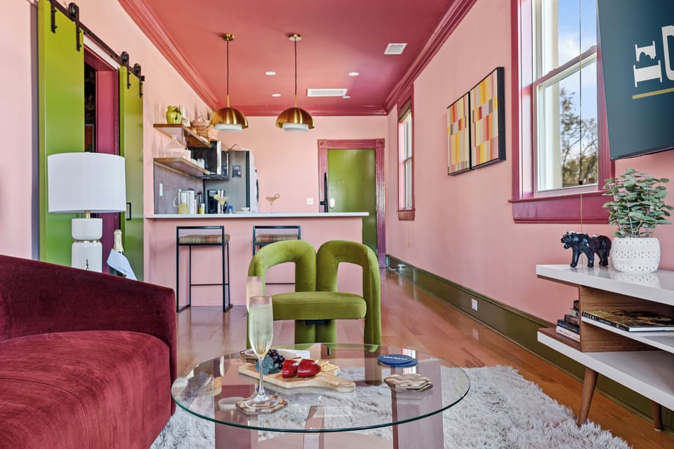 The Leo | In the Heart of Park Circle Main Strip