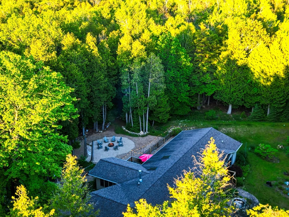 Set among the pines of Sister Bay, Cottage & Bay is a secluded retreat designed for slowing down, reconnecting, and embracing the beauty of Door County.